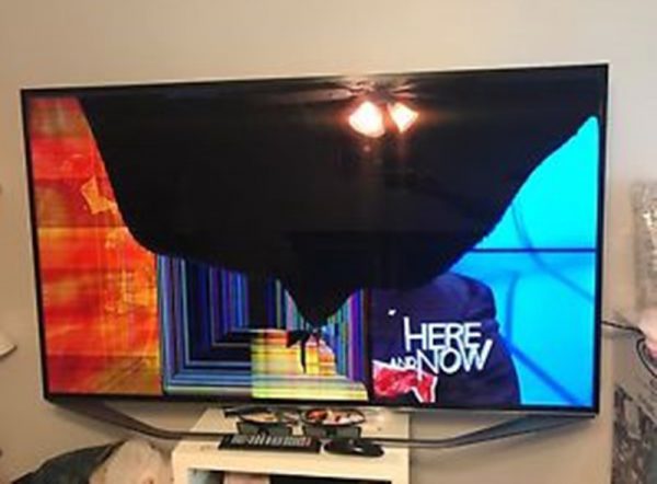 Thay màn hình tivi
